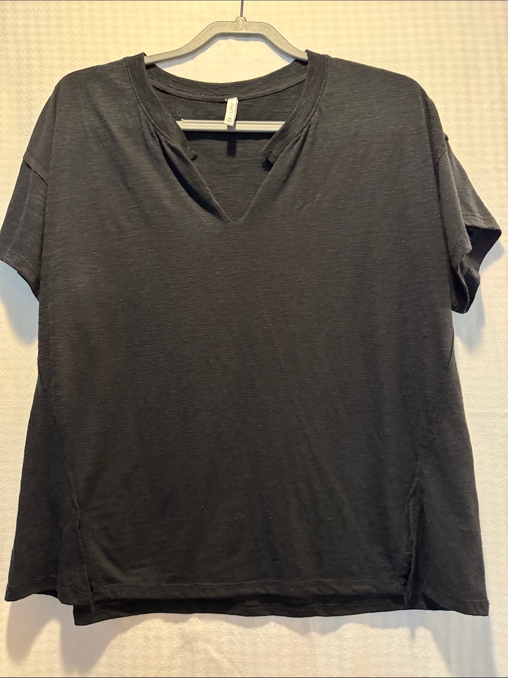 Z Supply Black V-Neck Short Sleeve Tee